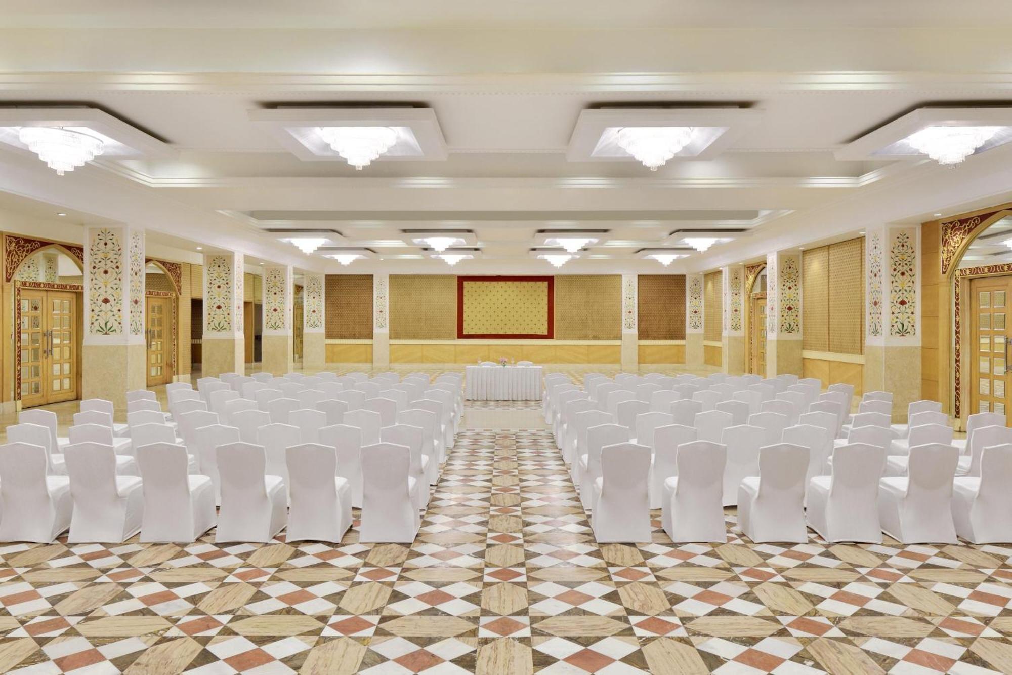 Le Meridien Jaipur Resort & Spa Dış mekan fotoğraf